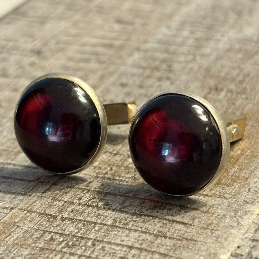 Swank Round Cufflinks Red Dark Red Gold Tone Lucite Acrylic Men's Retro Signed‎